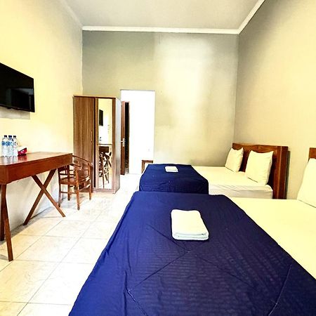 Ketapang Guesthouse Echo Beach Canggu Exteriör bild