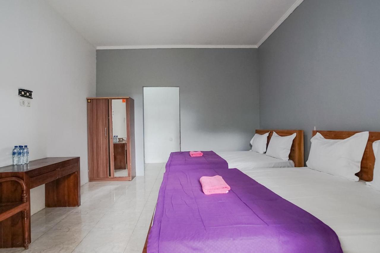 Ketapang Guesthouse Echo Beach Canggu Exteriör bild