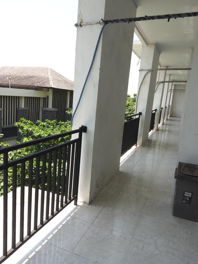 Ketapang Guesthouse Echo Beach Canggu Exteriör bild